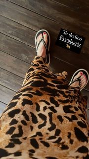 Marina Ruy Barbosa feet photo thumbnail