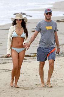 Jordana Brewster feet photo thumbnail