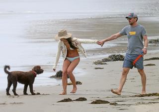 Jordana Brewster feet photo thumbnail