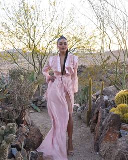 Vanessa Hudgens feet photo thumbnail