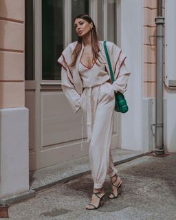 Cristina Buccino feet photo thumbnail