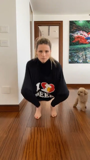 Michelle Hunziker feet photo thumbnail