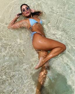 Vanessa Hudgens feet photo thumbnail