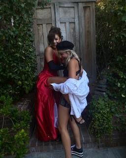 Vanessa Hudgens feet photo thumbnail