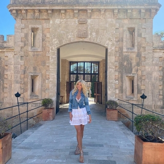 Victoria Silvstedt feet photo thumbnail