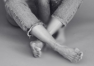 Molly Sims feet photo thumbnail