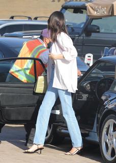 Kendall Jenner feet photo thumbnail