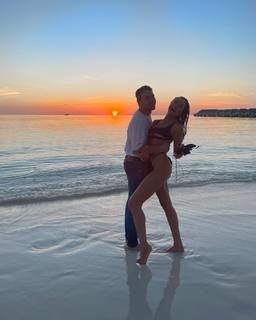 Olivia Culpo feet photo thumbnail