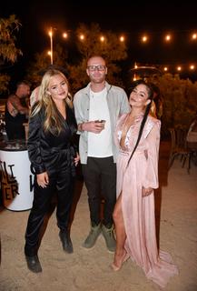 Vanessa Hudgens feet photo thumbnail