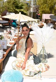 Vanessa Hudgens feet photo thumbnail