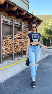 Alia Shelesh feet photo thumbnail