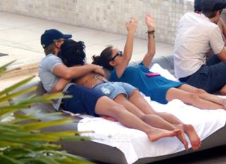 Vanessa Hudgens feet photo thumbnail