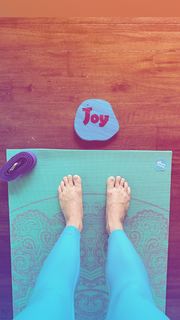 Julianne Hough feet photo thumbnail