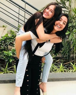 Jannat Zubair Rahmani feet photo thumbnail