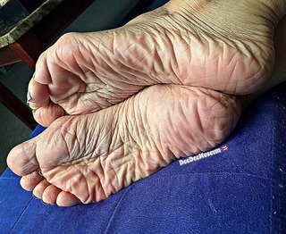 Deedee Rican feet photo thumbnail