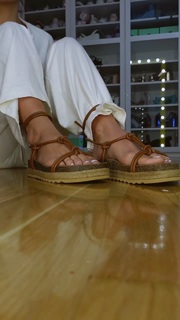 Mary Synatsaki feet photo thumbnail