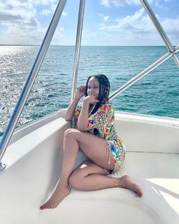 Angela Yee feet photo thumbnail