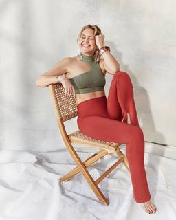 Kate Hudson feet photo thumbnail