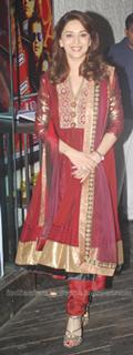 Madhuri Dixit feet photo thumbnail