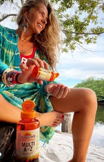 Adriane Galisteu feet photo thumbnail