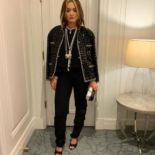 Rita Ora feet photo thumbnail