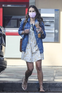 Jordana Brewster feet photo thumbnail