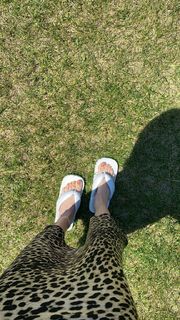 Duygu Özaslan feet photo thumbnail