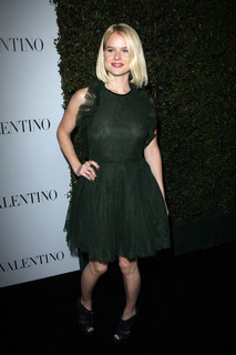 Alice Eve feet photo thumbnail