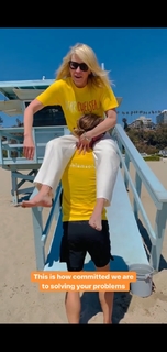 Chelsea Handler feet photo thumbnail