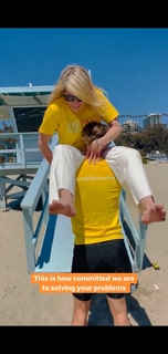 Chelsea Handler feet photo thumbnail