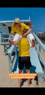 Chelsea Handler feet photo thumbnail