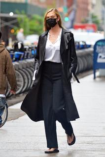 Karlie Kloss feet photo thumbnail