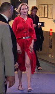 Uma Thurman feet photo thumbnail