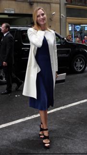 Uma Thurman feet photo thumbnail