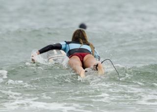 Elle Macpherson feet photo thumbnail