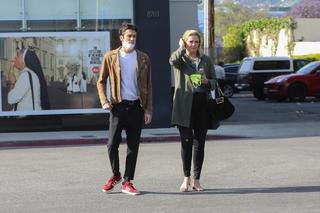 Mischa Barton feet photo thumbnail