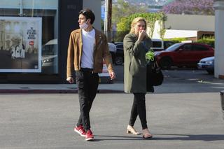 Mischa Barton feet photo thumbnail