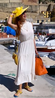 Veronica Maya feet photo thumbnail