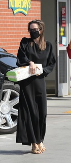 Angelina Jolie feet photo thumbnail
