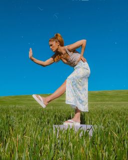 Mary Synatsaki feet photo thumbnail