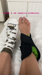 Franciely Freduzeski feet photo thumbnail