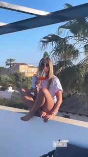 Diana Naborskaya feet photo thumbnail