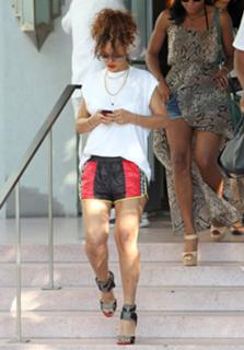 Rihanna feet photo thumbnail