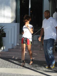 Rihanna feet photo thumbnail