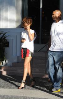 Rihanna feet photo thumbnail