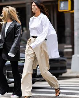 Kendall Jenner feet photo thumbnail
