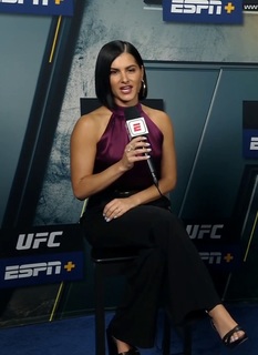 Megan Olivi feet photo thumbnail
