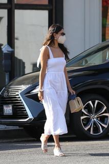Eiza González feet photo thumbnail