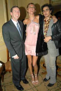 Gisele Bündchen feet photo thumbnail