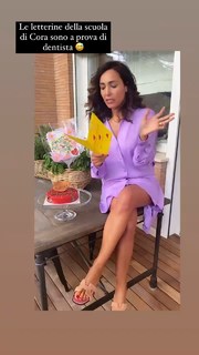 Caterina Balivo feet photo thumbnail